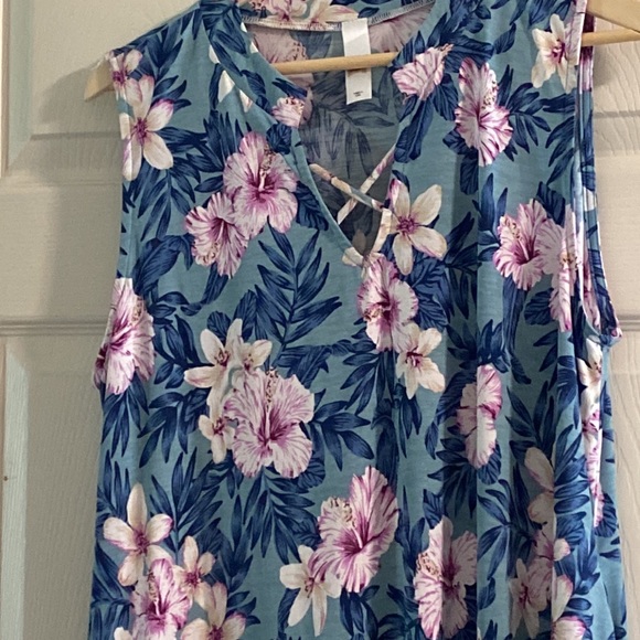 Sleeveless tropical print dress with pockets! - Picture 3 of 8